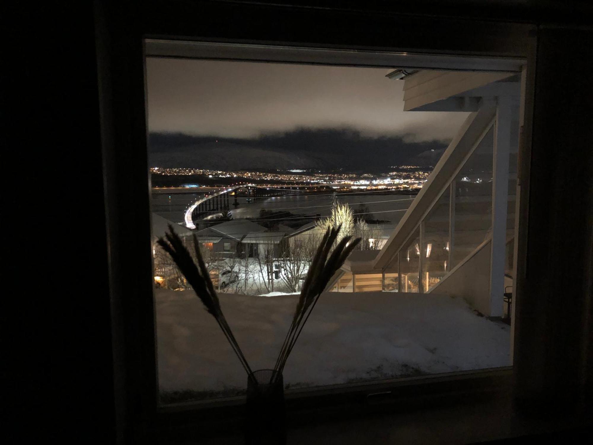 Moderne Og Trivelig Leilighet, Med Unik Utsikt Tromsø Exterior foto