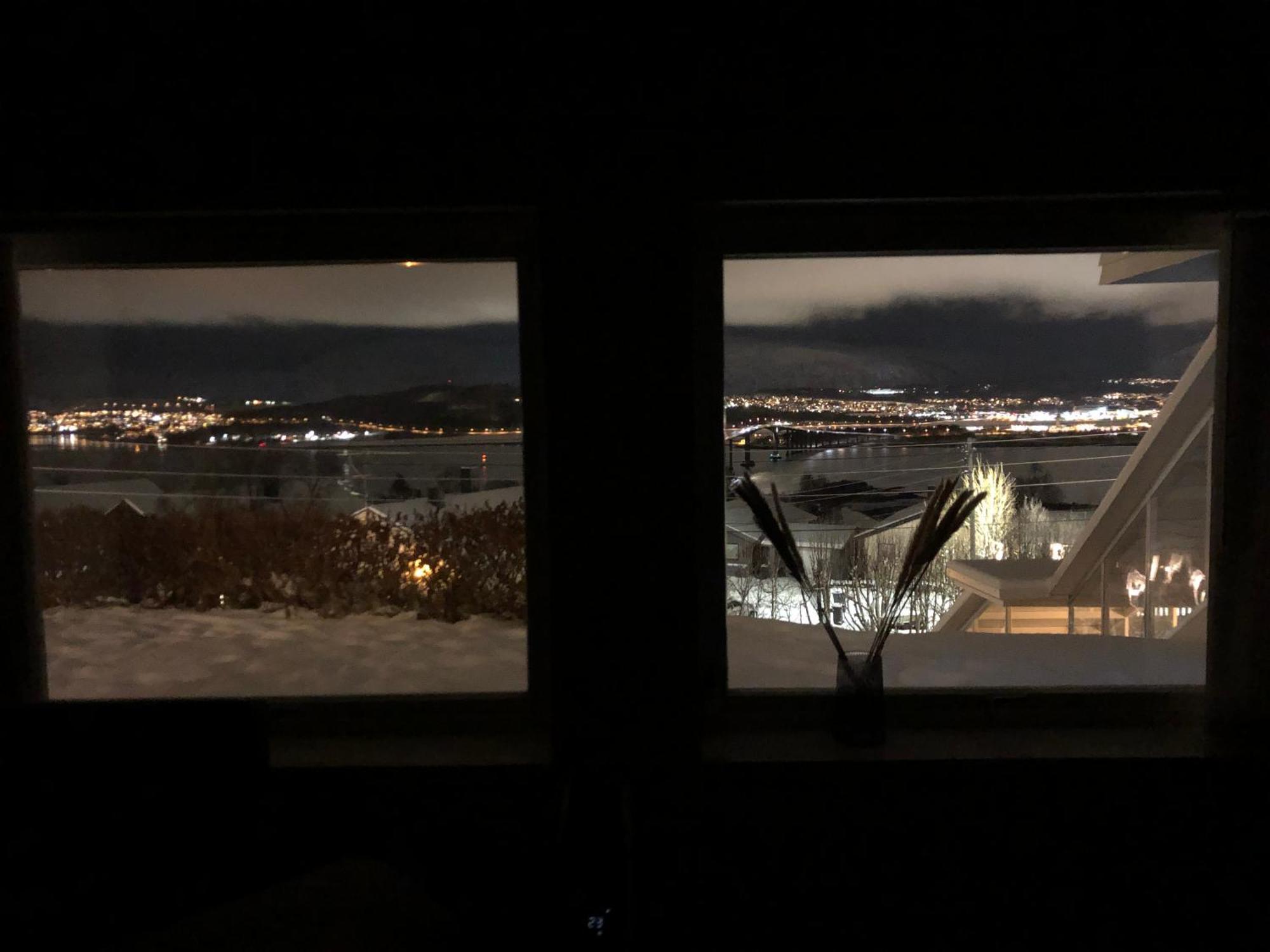 Moderne Og Trivelig Leilighet, Med Unik Utsikt Tromsø Exterior foto